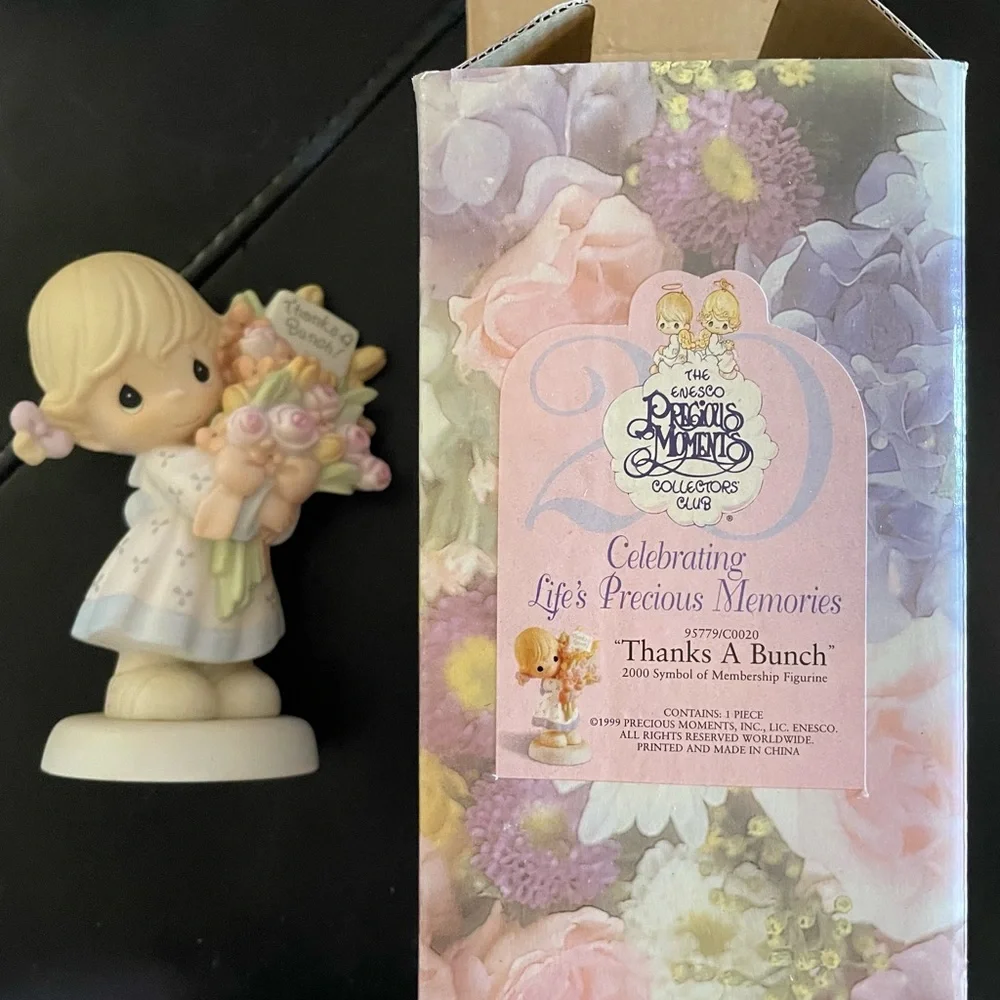 Precious Moments adorable figurine